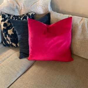 Set of 2 • Decorative Throw Pillows